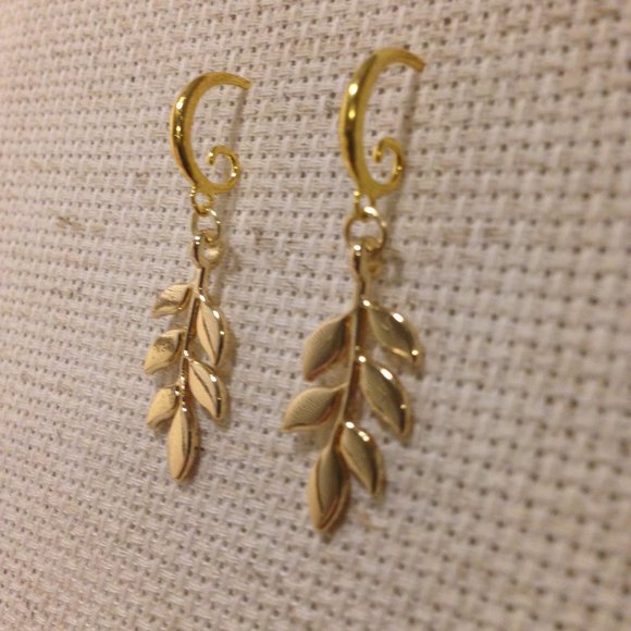 *FREE ADD-ON* Golf Leaf Earrings with Swirly Hooks - Picture 4 of 6